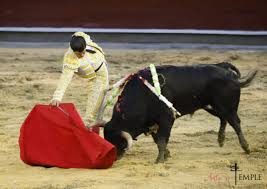 Cali con un muy buen inicio de feria. San Román y Gitanillo de América,  primeras orejas de la feria