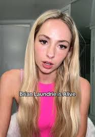 Candice Henning's Instagram, Twitter & Facebook