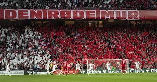 De uefa denkt eraan om in de groepsfase alleen toeschouwers van het thuisland toe te laten. Acht Ek Speelsteden Waarbij Die Van Belgie Bevestigen Wedstrijden Met Fans Ek Voetbal Hln Be