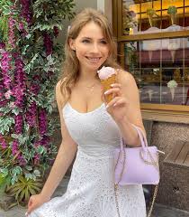 Angelina Gushchyna - Free pics, galleries & more at Babepedia