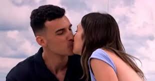 Descubrimos la identidad de las dos parejas televisivas que se han  presentado a 'La Isla de las Tentaciones'