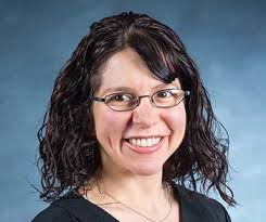 Lowery Helps Students Learn About Biology and Beyond