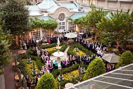 A Spring Wedding At The Fairmont Hotel Sarah Jason Engaging Washington Wedding Venues Dc Wedding Venues Smallest Wedding Venue