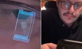 February 22, 2021 | duration: Woman Catches Her Rude Date Swiping On Bumble Through The Reflection In His Glasses Daily Mail Online