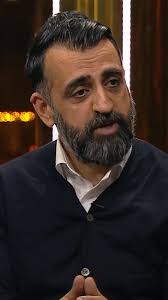 Alle kan få brug for førstehjælp. Det ved 71-årige Mogens Simonsen. En  ulidelig varm solskinsdag i starten af juni sidste år kører hans kone  65-årige Karla Simonsen afsted i bilen for at