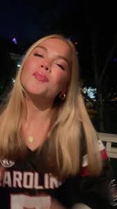 Courtney Zeidner (@courtneyzeidner)