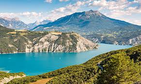 Soit 6m20 de moins que sa hauteur optimale de remplissage. Serre Poncon Le Lac Des Alpes Du Sud Wild Birds Collective