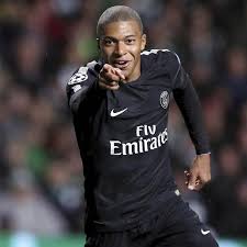 Mbappe dan ronaldo sempat berbual, tersenyum dan bergurau sesama mereka sebelum superstar juventus itu menunjukkan isyarat bagus kepada pada 2017, pemain perancis itu berkata kepada marca: Siapa Di Antara Ronaldo Dan Messi Yang Dipilih Kylian Mbappe Untuk Main Bareng Ini Jawabannya Dunia Bola Com