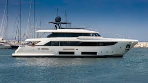 Yacht LARA , Custom Line | CHARTERWORLD Luxury Superyacht Charters