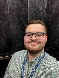 Simone Perry's Instagram, Twitter & Facebook