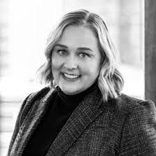 Elizabeth Enders's Instagram, Twitter & Facebook