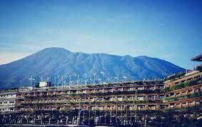 Dengan paduan gaya arsitektur bali dan . Seruni Hotel Gunung Salak In Cisarua Puncak West Java