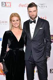 Andrzej wrona i zofia zborowska zostali rodzicami. Zofia Zborowska I Andrzej Wrona Zareczyli Sie Aktorka Pokazala Pierscionek Foto Gala Pl