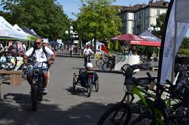 Le vélo contribue à répondre significativement aux enjeux majeurs de mobilité, de santé publique et de protection de l'environnement. Salon Du Velo Et De La Mobilite Durable Accueil