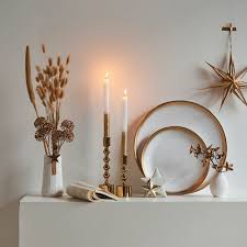 Winterliche Tischdeko In Creme Und Gold Weihnachten Weihnachtsdeko Winterdeko Dekoideen Fensterbankdeko Tis Creme Und Gold Weihnachtsdeko Gold Tischdeko