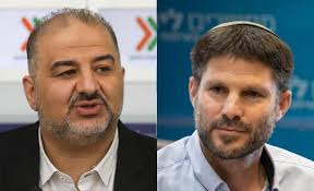 القائمة العربية الموحدة برئاسة منصور عباس (يمين) ستدعم الحكومة الجديدة دون المشاركة فيها (غيتي). ÙÙ„Ø³Ø·ÙŠÙ† Ø§Ù„Ø¢Ù† ØµØ­ÙŠÙØ© Ù…Ø­Ø§ÙˆÙ„Ø§Øª Ù„Ø¥Ù‚Ù†Ø§Ø¹ Ø³Ù…ÙˆØªØ±ÙŠØªØ´ Ù„ØªØ´ÙƒÙŠÙ„ Ø­ÙƒÙˆÙ…Ø© Ø¨Ø¯Ø¹Ù… Ù…Ù†ØµÙˆØ± Ø¹Ø¨Ø§Ø³