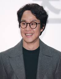 Jung woo made his acting debut in 2006 and began his career appearing in minor roles on film and television. ì •ìš° ìœ„í‚¤ë°±ê³¼ ìš°ë¦¬ ëª¨ë'ì˜ ë°±ê³¼ì‚¬ì „