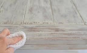 Comment lutter contre une peinture qui fait des bulles ? Meubles Vintage Diy 3 Techniques Faciles Pour Patiner Le Bois Meuble Vintage Mobilier De Salon Bricolage Shabby Chic