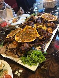 Našou prioritou je ponúknuť vám originálny turecký kebab pripravovaný podľa pôvodnej receptúry. Turkische Kuche Im Passenden Ambiente Wir Hatten Einen Kostlichen Vorspeisenteller Und Dann Pi Bild Von Oz Urfa Kebap Haus Aachen Tripadvisor