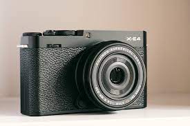 The fuji 16mm f1.4 lens is the best fuji lens because of its flexibility, image quality, close focus distance, wide f1.4 aperture, and sharpness. Fujifilm X E4 Review 5050 Travelog