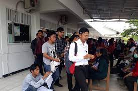 Dengan cara yang terbilang cukup mudah, seharusnya kamu nggak akan terlalu sulit untuk mengarahkannya, kan? Perusahaan Tak Buka Lowongan Di Disnakertrans Bisa Didenda Rp 100 Juta Halaman All Kompas Com