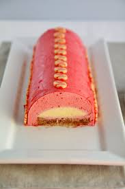 Buche De Noel A La Mousse De Framboises Cremeux Vanille Et Dacquoise Aux Amandes That S Amore Recette Dessert Noel Buche De Noel Recette Dessert