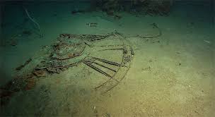 The Skylight Frame From Either The Grand Staircase Or The Aft Staircase Rests On The Sea Floor Near The Stern Debris F Titanic Rms Titanic Titanic Underwater