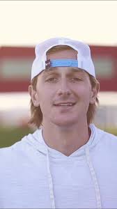 Anybody falling in love?? #fyp