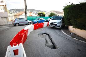 Photo A Nice ce secteur  min  par des trous dans la chausse