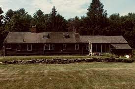The conjuring house is a paranormal horror experience with an oppressive ambiance. The Conjuring Virtual House Tour Looks Extremely Creepy