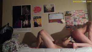 Бурный и страстный секс молодых в общаге, с финалом в киску