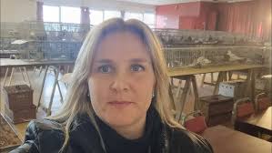 Judging British Show Racer Pigeons