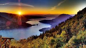 Hasil gambar untuk foto pemandangan Lake Annecy, Perancis