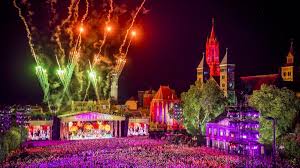 Check spelling or type a new query. Andre Rieu Feiert Eine Romantische Sommernacht In Maastricht