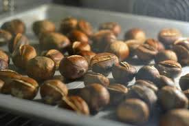 Esskastanien Zubereiten Anleitung Und Tipps Fur Perfekte Maroni Esskastanien Zubereiten Kastanien Zubereiten Esskastanien