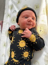 How to change a puppy's diaper/nappy!😆😜