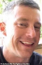 Boat teams scour more than 24,000 square miles off Florida coast for two  missing firefighters