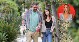 Feb 01, 2021 · gone girl. Ana De Armas Spotted In A Hot Plunging Neckline Swimsuit After Ben Affleck S Dating Rumours Goes Viral With Jennifer Lopez See Pics