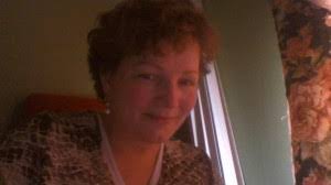 Julie Kindt's Instagram, Twitter & Facebook