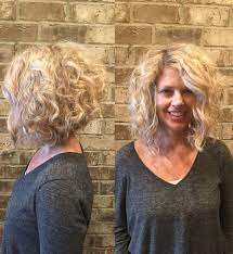 32 Short Curly Bob Haircuts That Make You Say Wow For 2019 Short Curly Bob Haircuts 2019 Bob Is A Hai Haircuts For Curly Hair Hair Styles Bob Haircut Curly