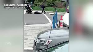 A man went on stabbing rampage today in north vancouver, stabbing 6 people. Cla1w J5qd Erm