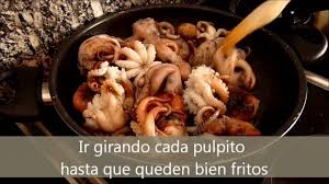 Pela la cebolla y pícala en una brunoise fina, es decir en daditos pequeños. Pulpitos Encebollados Youtube