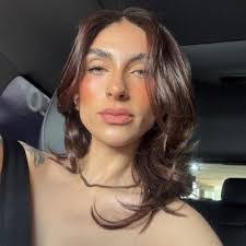 Abigail Dingler's Instagram, Twitter & Facebook