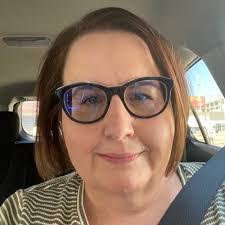 Kelly Broomfield's Instagram, Twitter & Facebook