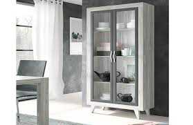 Efectivamente el gris se ha convertido en el color neutro por excelencia y eso se debe tanto a su diversidad…</p. Decorar Salones En Blanco Y Gris