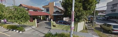 |a 1,50 km del centro de la ciudad. Contact Us Building Lindungan