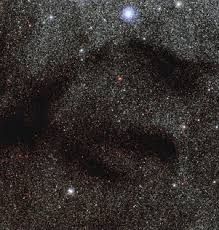 Una galaxia espiral barrada es una galaxia espiral con una banda central de estrellas brillantes que abarca de un lado a otro de la galaxia. Space Today