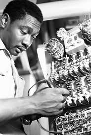 1,142 Electronics technician Images: PICRYL