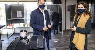 Met de koppige tukker in de partijtop gaan de liefhebbers van. Zhur3erdh Yxbm
