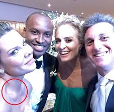 Maria fernanda cândido nasceu em londrina em 21 de maio de 1974, sendo filha dos comerciantes josé reginaldo e agda cândido. Fernanda Souza Se Surpreende Com Aparicao De Jesus Cristo Em Uma Foto Do Casamento Com O Cantor Thiaguinho Veja Rio